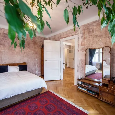 Authentic Art Appartement Praag